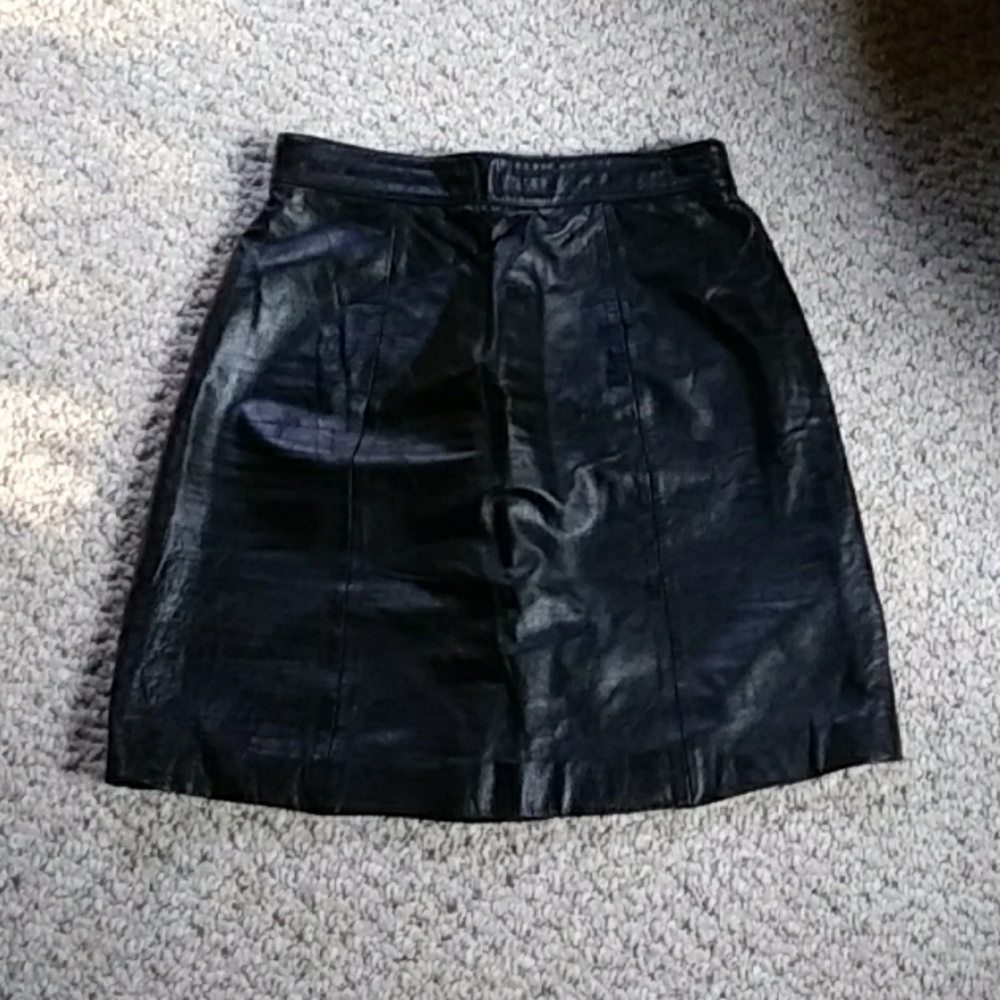 Size 6 vintage black mini skirt Berman Korea
